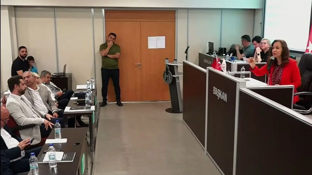 Karşıyaka Belediye Başkanı Yıldız Ünsal'dan Sert Açıklamalar